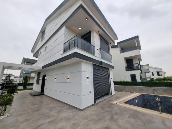 Image No.4-4 Bed Villa / Detached for sale