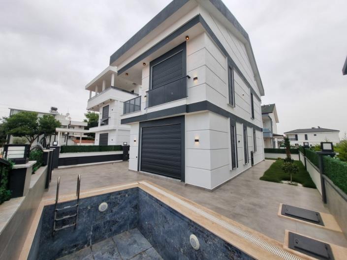 Image No.3-4 Bed Villa / Detached for sale