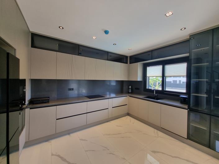 Image No.12-4 Bed Villa / Detached for sale