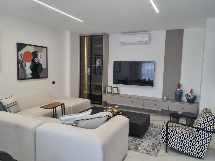 Image No.8-4 Bed Villa / Detached for sale