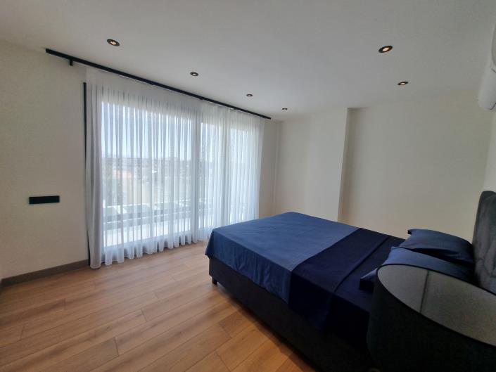 Image No.19-4 Bed Villa / Detached for sale