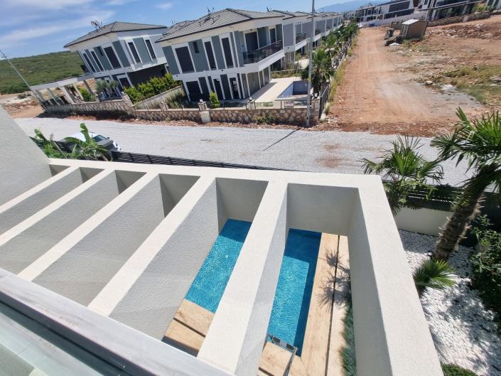 Image No.35-4 Bed Villa / Detached for sale