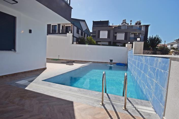 Image No.5-5 Bed Semi-Detached for sale