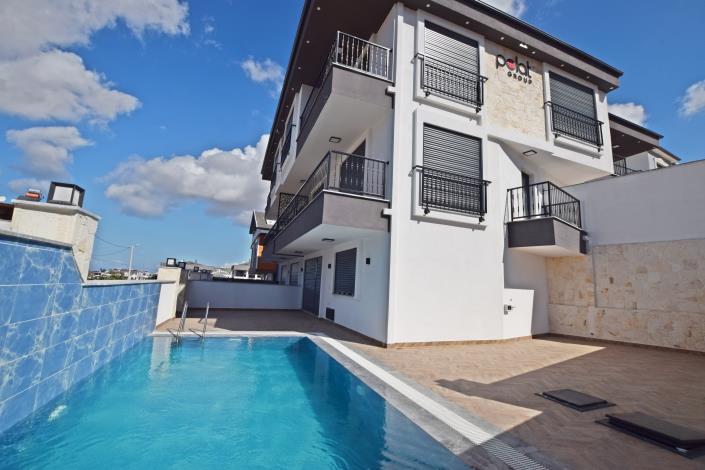 Image No.9-5 Bed Semi-Detached for sale