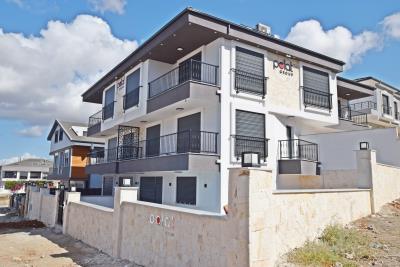1 - Altinkum, Jumelé
