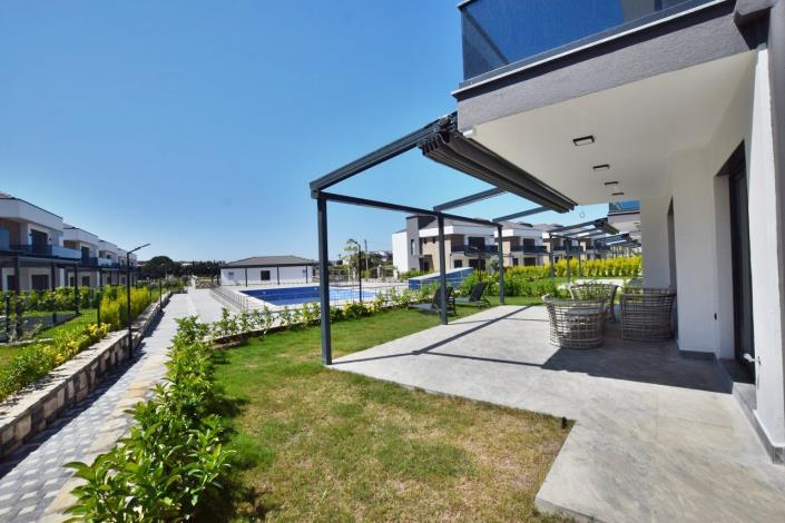 Image No.8-4 Bed Villa / Detached for sale