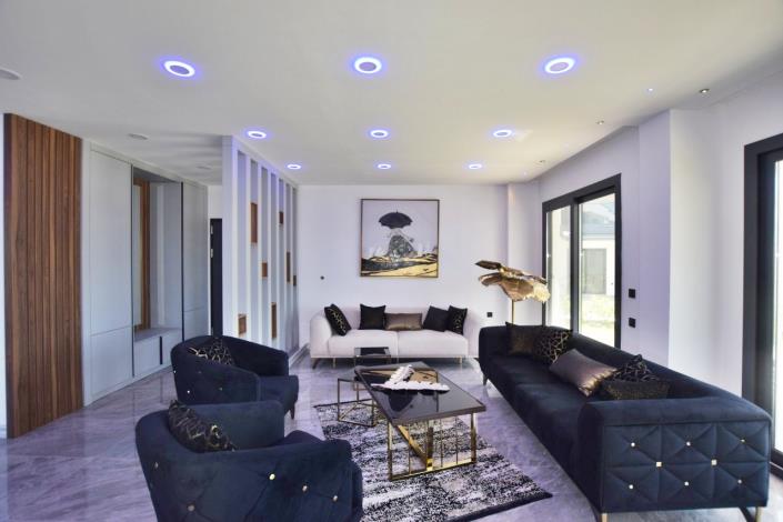 Image No.13-4 Bed Villa / Detached for sale