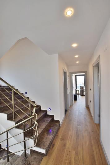 Image No.24-4 Bed Villa / Detached for sale