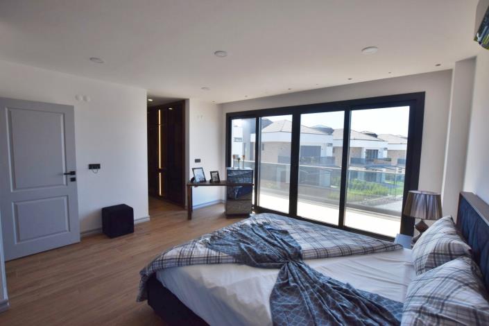 Image No.30-4 Bed Villa / Detached for sale