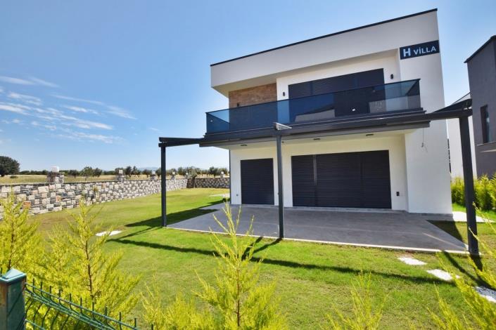 Image No.37-4 Bed Villa / Detached for sale