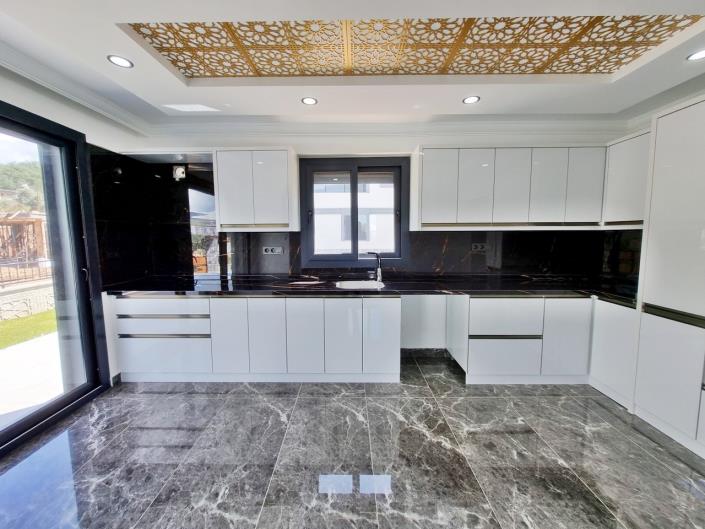 Image No.14-4 Bed Villa / Detached for sale