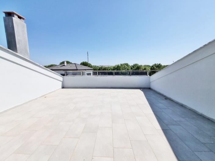 Image No.23-4 Bed Villa / Detached for sale