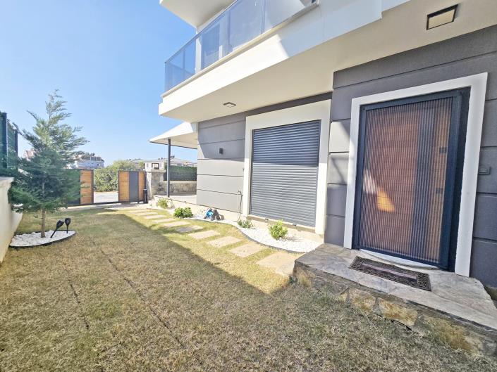 Image No.9-3 Bed Semi-Detached for sale