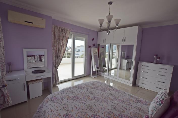 Image No.35-6 Bed Villa / Detached for sale