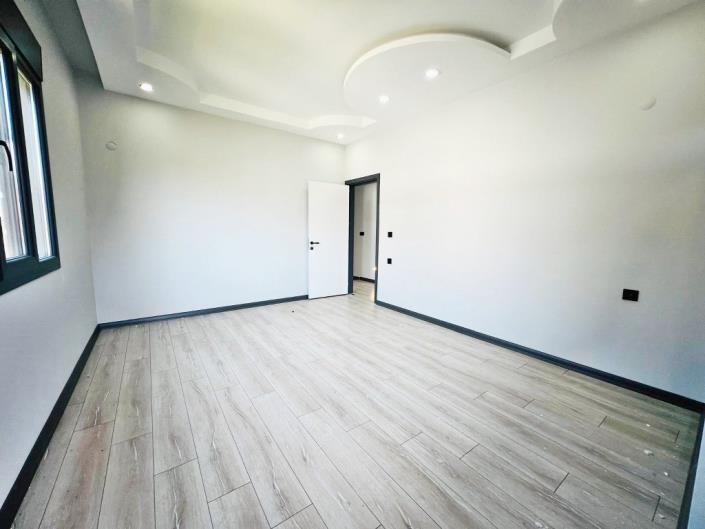 Image No.22-3 Bed Semi-Detached for sale