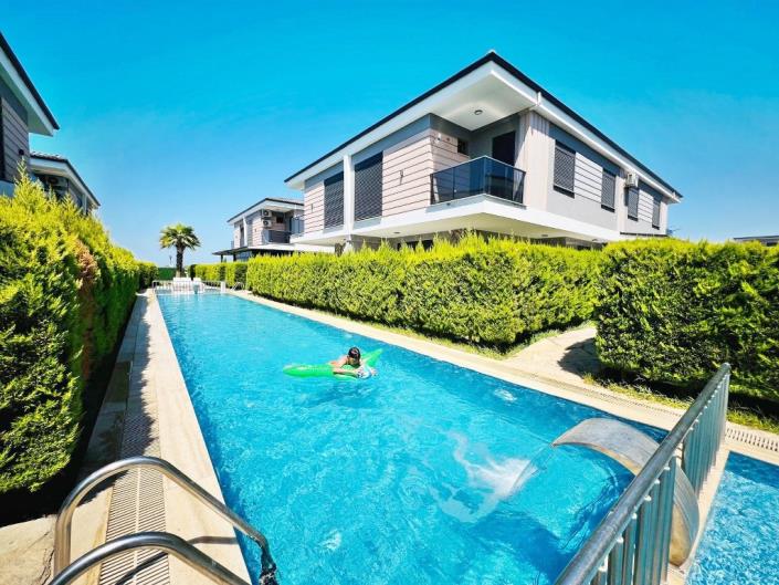 Image No.9-3 Bed Semi-Detached for sale