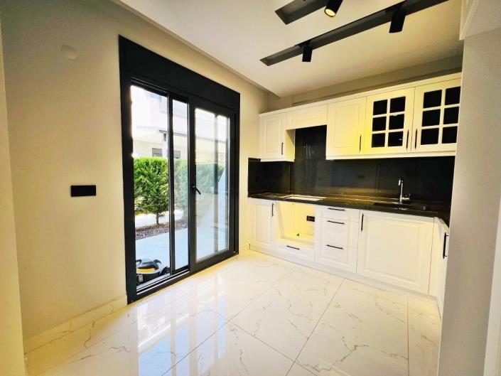 Image No.16-3 Bed Semi-Detached for sale