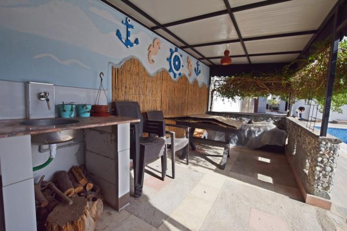 Image No.12-6 Bed Villa / Detached for sale