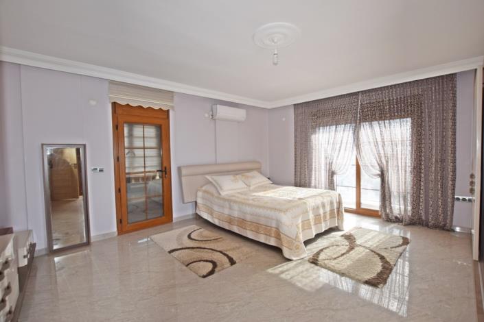 Image No.33-6 Bed Villa / Detached for sale