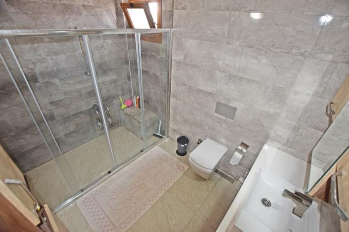 Image No.29-6 Bed Villa / Detached for sale