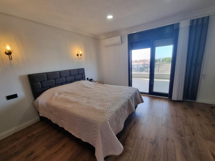 Image No.18-3 Bed Semi-Detached for sale