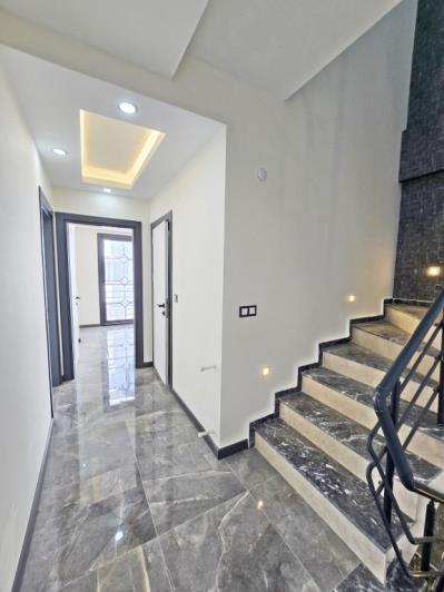 Image No.10-Jumelé de 4 chambres à vendre à Altinkum