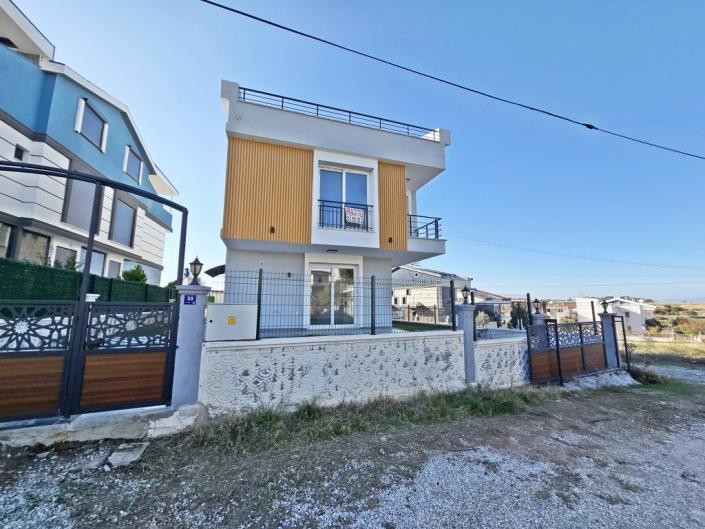 Image No.3-3 Bed Semi-Detached for sale