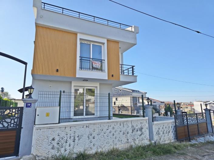 Image No.6-3 Bed Semi-Detached for sale