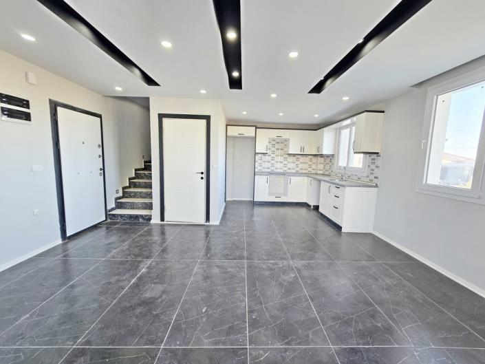 Image No.9-3 Bed Semi-Detached for sale