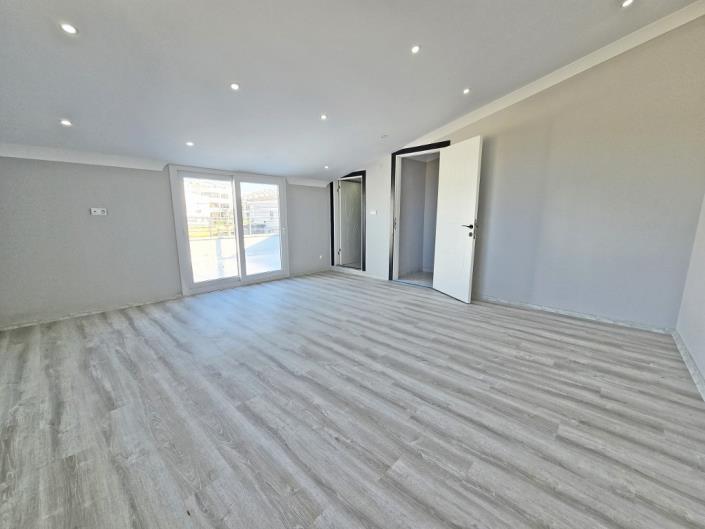 Image No.19-3 Bed Semi-Detached for sale