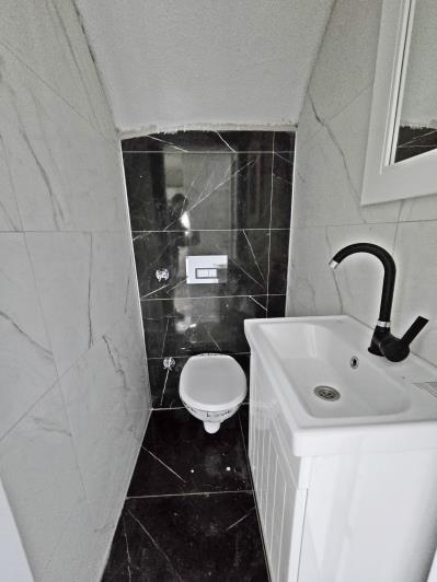 Image No.12-3 Bed Semi-Detached for sale