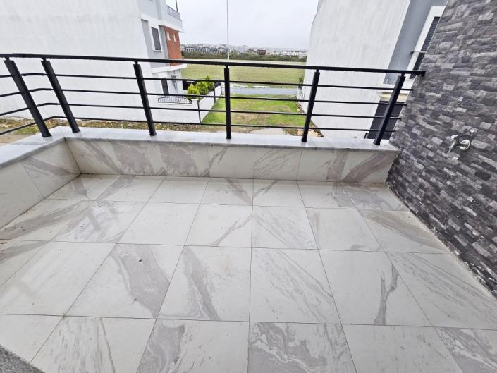 Image No.19-3 Bed Semi-Detached for sale