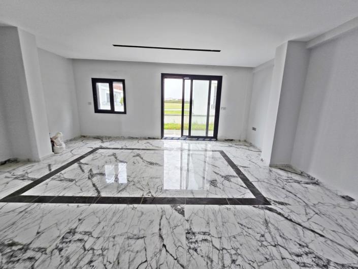 Image No.9-3 Bed Semi-Detached for sale