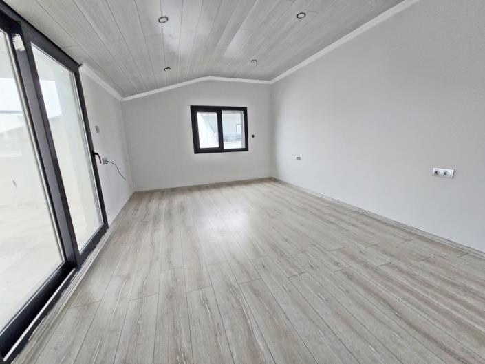 Image No.21-3 Bed Semi-Detached for sale