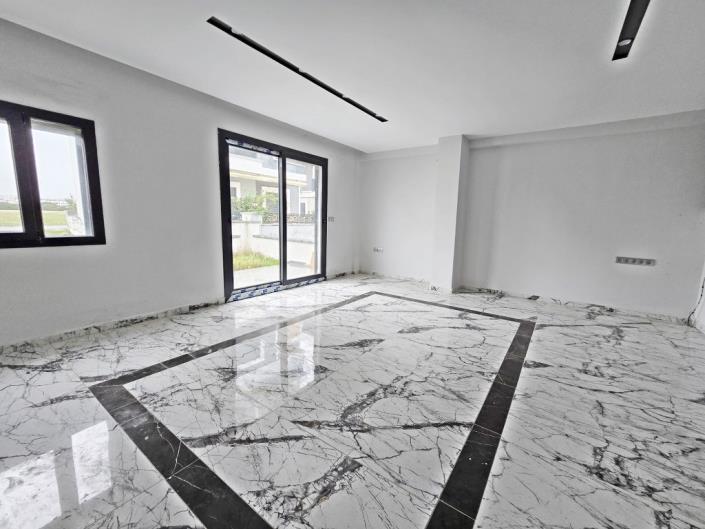 Image No.10-3 Bed Semi-Detached for sale