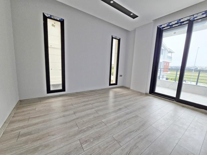 Image No.17-3 Bed Semi-Detached for sale