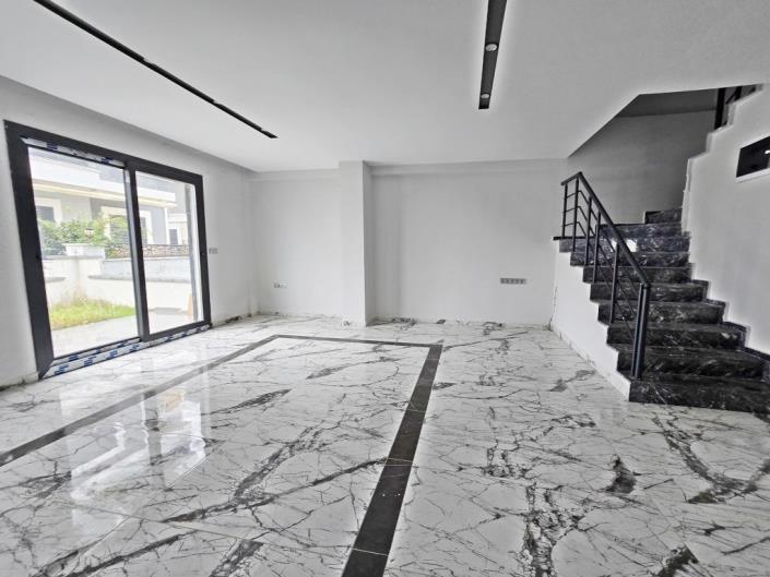 Image No.11-3 Bed Semi-Detached for sale