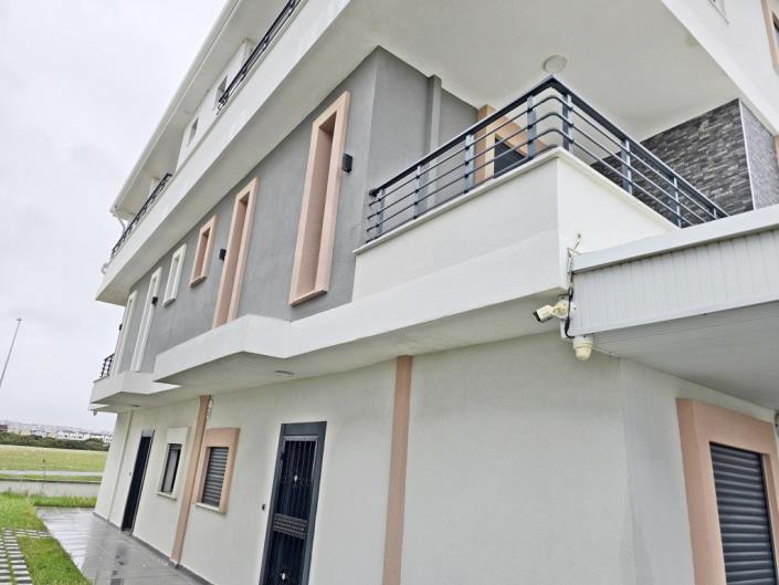 Image No.3-3 Bed Semi-Detached for sale