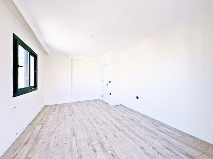 Image No.27-3 Bed Duplex for sale