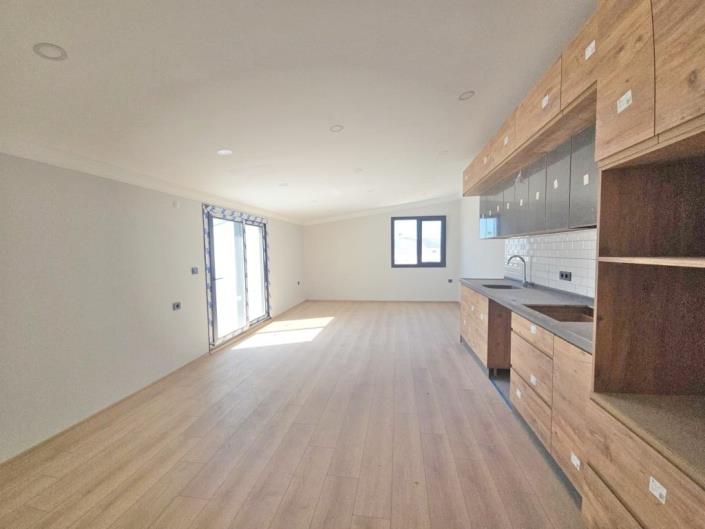 Image No.5-3 Bed Duplex for sale