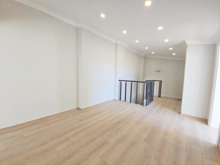 Image No.10-3 Bed Duplex for sale