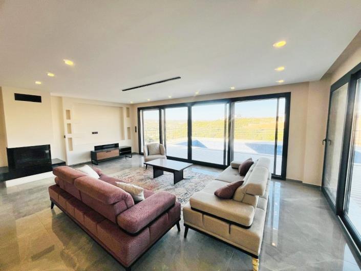 Image No.8-5 Bed Villa / Detached for sale