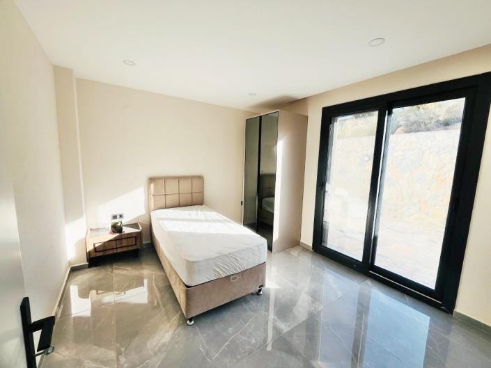 Image No.25-5 Bed Villa / Detached for sale