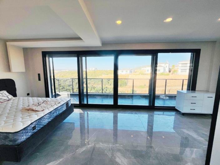 Image No.20-5 Bed Villa / Detached for sale