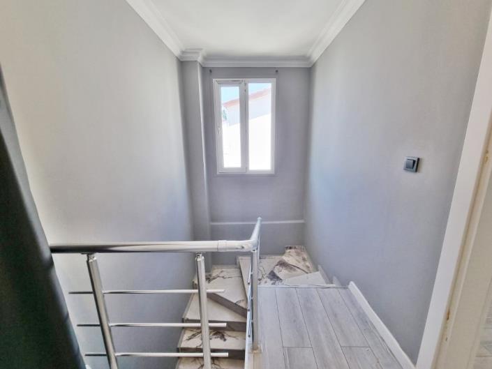 Image No.24-4 Bed Duplex for sale