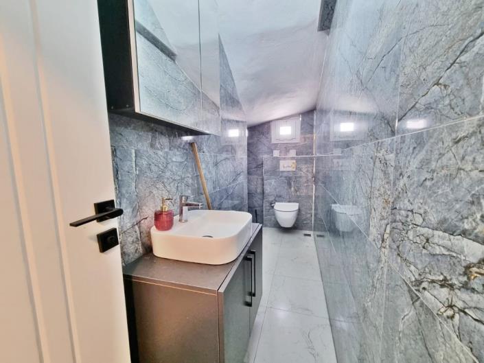 Image No.23-4 Bed Duplex for sale