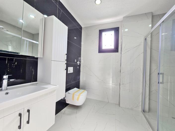 Image No.25-Villa / Détaché de 4 chambres à vendre à Altinkum