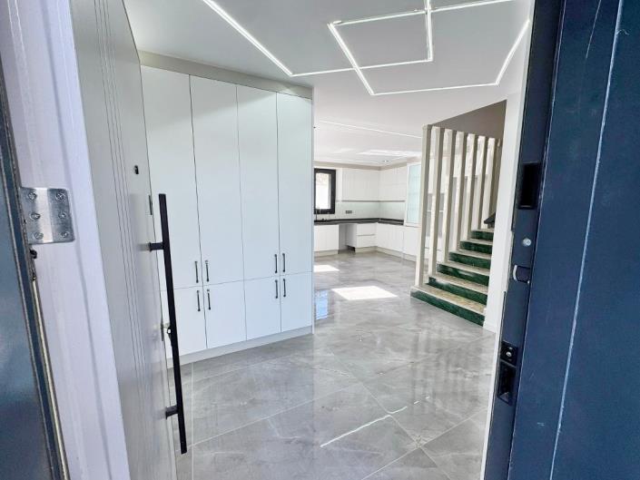 Image No.12-4 Bed Villa / Detached for sale