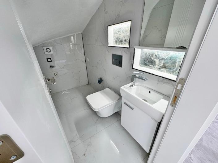 Image No.18-4 Bed Villa / Detached for sale