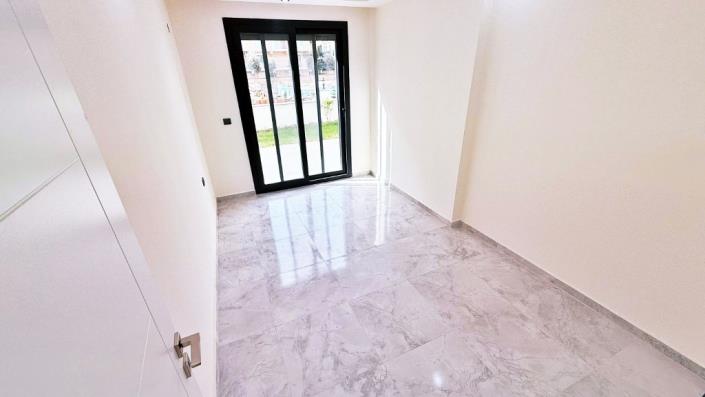 Image No.14-2 Bed Apartment for sale